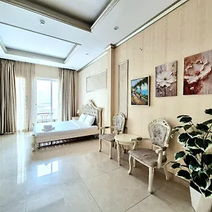 F F House Ciudad Ho Chi Minh (Saigón)